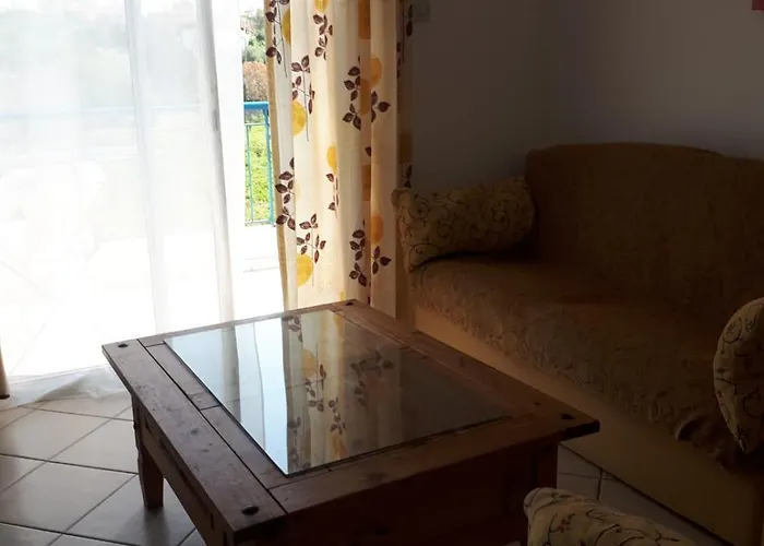 1 Bedroom In Regina Gardes 2