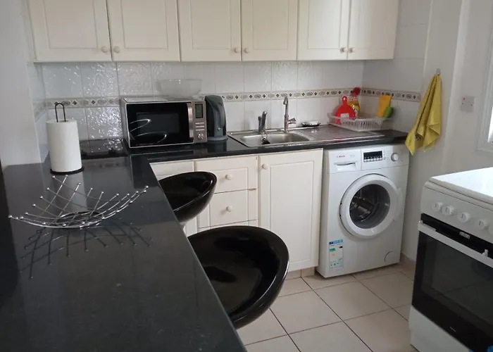 Apartment 1 Bedroom In Regina Gardes 2