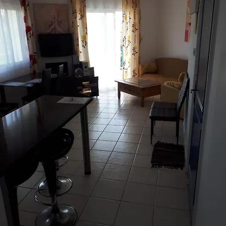 1 Bedroom In Regina Gardes 2 *
