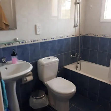 Appartamento 1 Bedroom In Regina Gardes 2